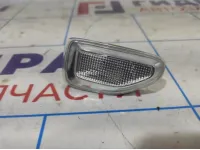 Повторитель на крыло правый Renault Logan 2 261601801R.