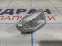 Повторитель на крыло левый Renault Logan 2 261651140R.