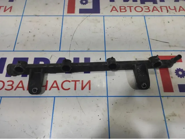 Рейка топливная (рампа) Renault Logan 2 8200494284.