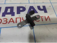 Датчик положения коленвала Renault Logan 2 8200772182.
