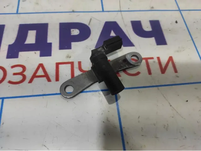 Датчик положения коленвала Renault Logan 2 8200772182.