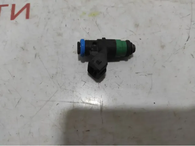 Форсунка инжекторная электрическая Renault Logan 2 166004279R.