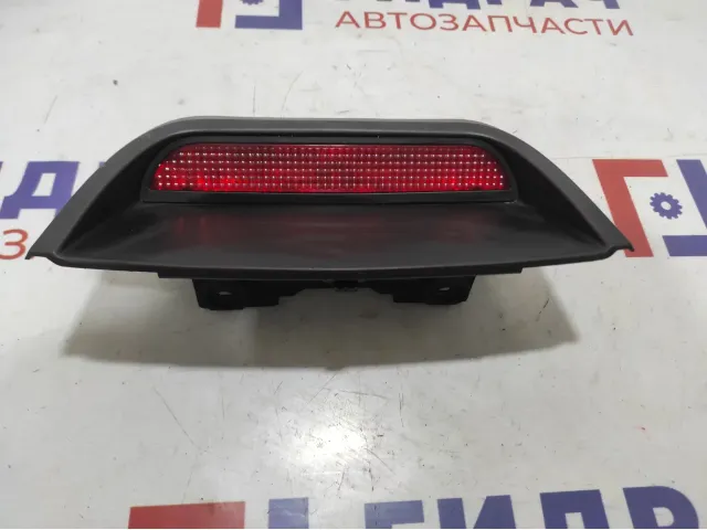 Фонарь задний (стоп сигнал) Renault Logan 2 265982612R. Царапины.
