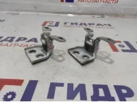Петли двери передней правой Renault Logan 2 6001546883. Комплект.