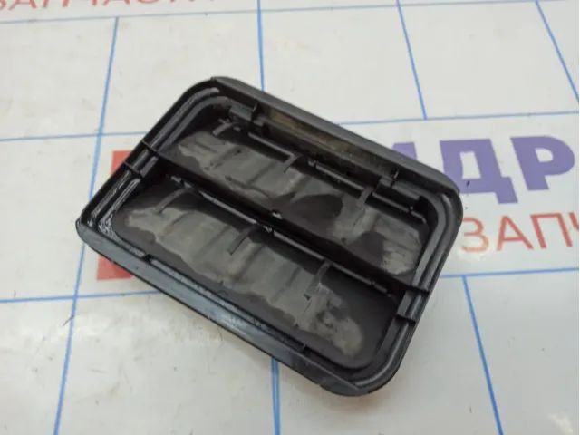 Решетка вентиляционная Renault Logan 2 .