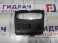 Накладка декоративная Renault Logan 2 275009384R. Дефекты.