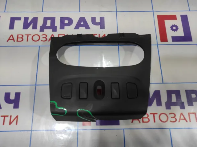 Накладка декоративная Renault Logan 2 275009384R. Дефекты.