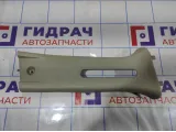 Обшивка средней стойки правой Renault Logan 2 769134225R.