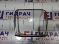 Рамка магнитолы Renault Logan 2 1205659X. Сломаны крепления.