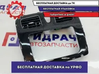Накладка торпедо декоративная центральная Renault Logan 2 682601883R.