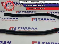 Уплотнитель дверей наружный левый Renault Logan 2 768617354R. На крышу. Дефект.