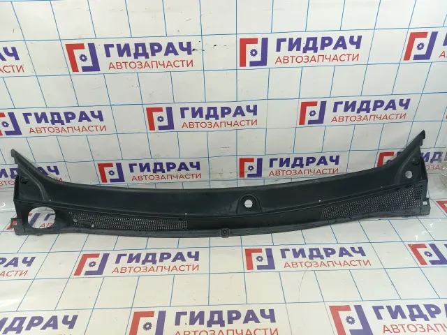 Решетка под лобовое стекло Renault Logan 2 668115673R