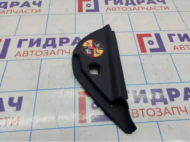 Накладка торпедо правая Renault Megane 2 8200078998