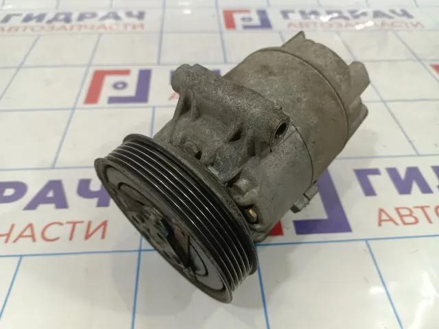 Компрессор системы кондиционирования Renault Megane 2 8200940837