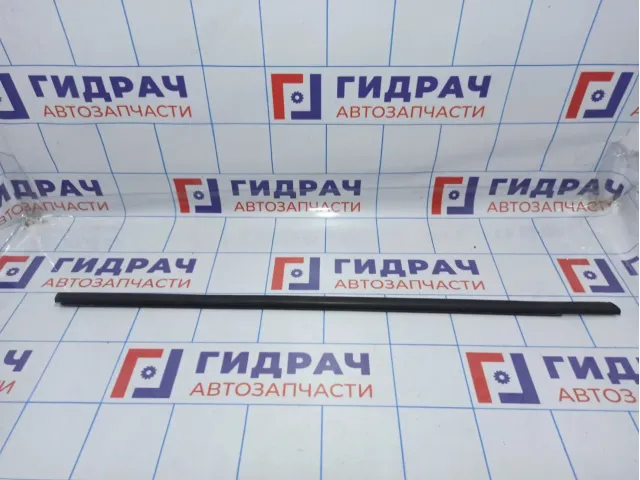 Накладка стекла двери передней правой наружняя Renault Megane 2 7701474538