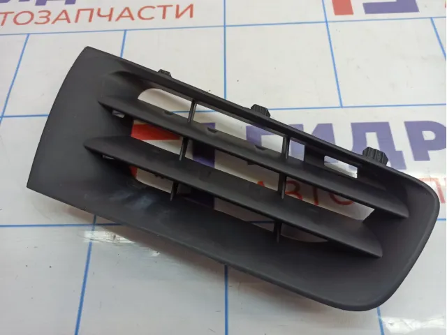Решетка радиатора левая Renault Megane 2