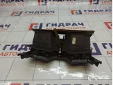 Дефлектор воздушный центральный Renault Megane 7701055202