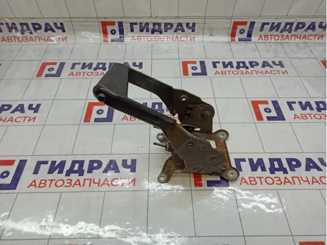 Рычаг, педаль стояночного тормоза Renault Megane 8200321029