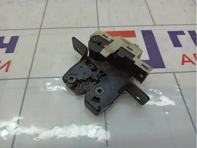 Замок багажника Renault Megane 8200947699
