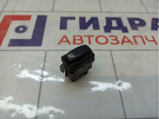 Кнопка обогрева сидений Renault Megane 8200107526