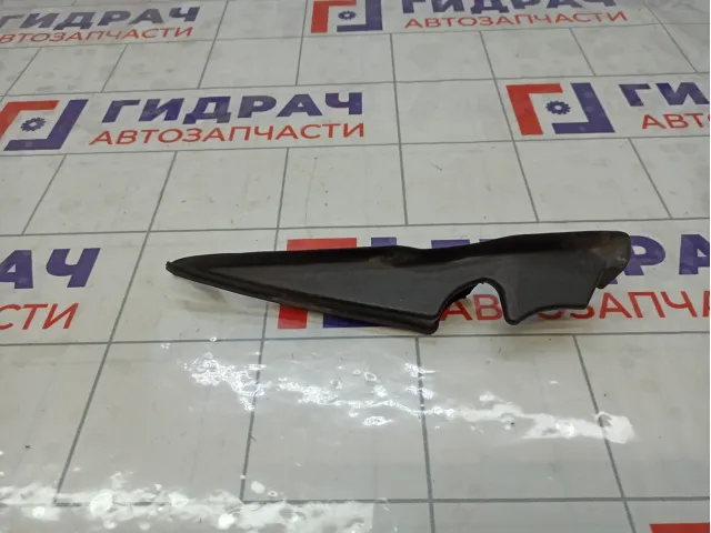 Накладка решетки стеклоочистителя Renault Megane 8200100591