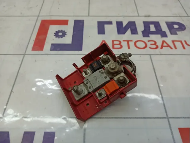 Клемма аккумулятора плюс Renault Megane 8200177915
