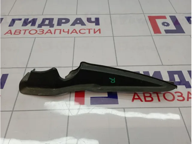 Накладка решетки стеклоочистителя правая Renault Megane 2 8200100591