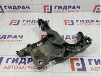 Кронштейн фары правый Renault Megane 2 8200137496
