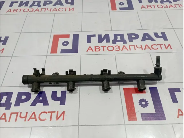 Рейка топливная Renault Megane 2 8200135504
