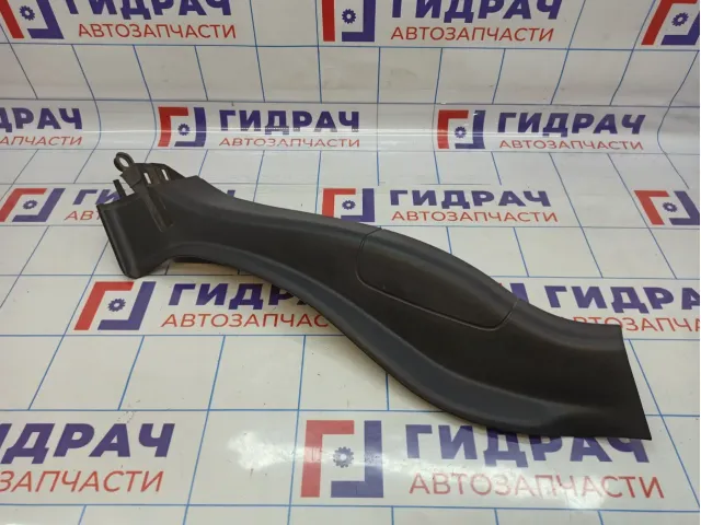 Обшивка стойки задней правой нижняя Renault Megane 2 8200114429
