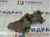 Кронштейн генератора Renault Megane 2 8200242569