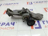 Кронштейн генератора Renault Megane 8200695957