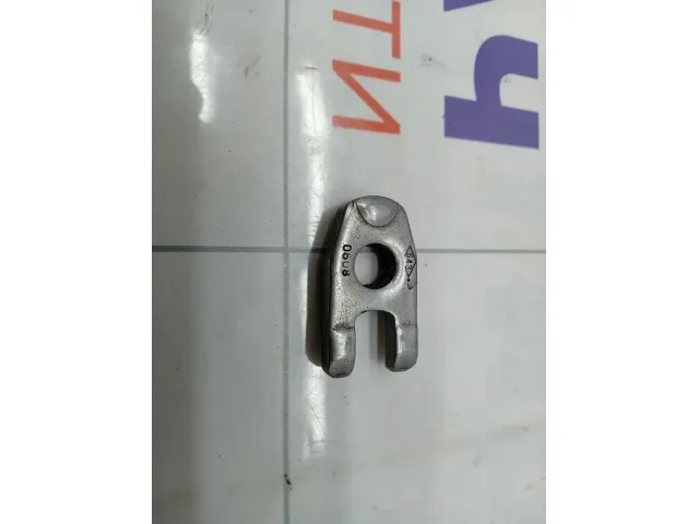 Кронштейн форсунки Renault Megane 8200015654