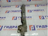 Кронштейн крепления крыла правый Renault Megane 8200115495