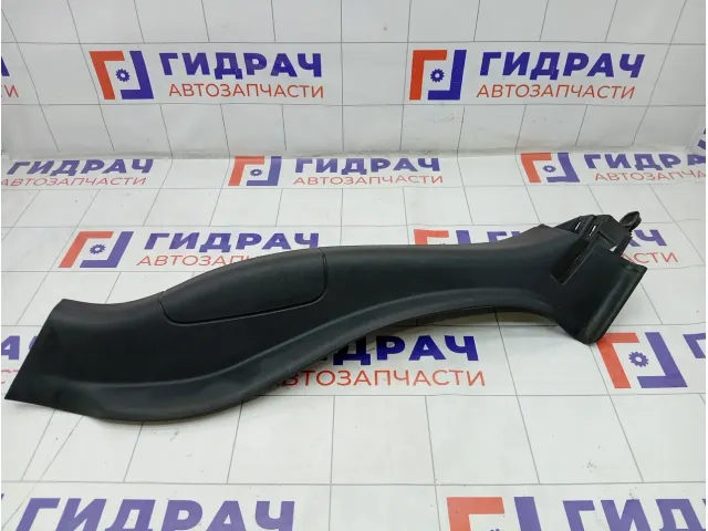 Обшивка стойки задней левой нижняя Renault Megane 8200114428