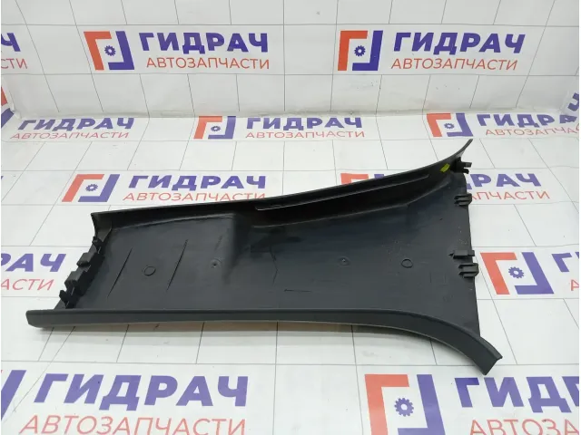 Обшивка стойки средней правой нижняя Renault Megane 8200034956