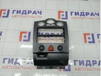 Накладка торпедо Renault Megane 8200505790