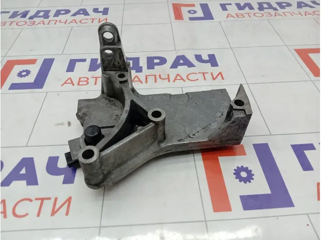 Кронштейн двигателя правый Renault Megane 112314312R