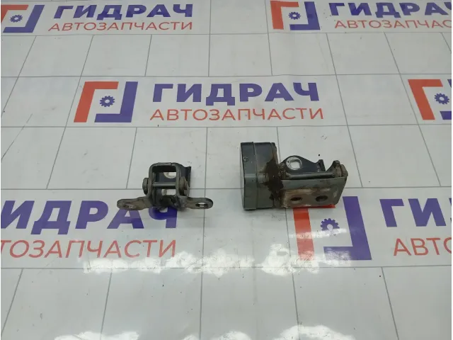 Петли двери задней левой Renault Megane 8200885637