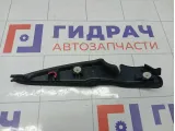 Накладка решетки стеклоочистителя правая Renault Megane 8200100591