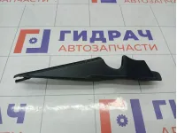 Накладка решетки стеклоочистителя левая Renault Megane 8200100590