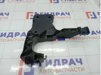 Кронштейн фар левый Renault Megane 8200137495