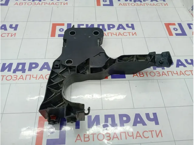 Кронштейн фар левый Renault Megane 8200137495