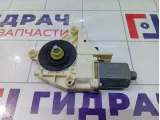 Моторчик стеклоподъемника заднего левого Renault Megane 827310012R