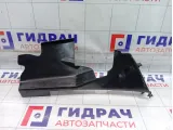 Дефлектор радиатора правый Renault Megane 214940018R