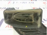 Дефлектор воздушный правый Renault Megane 687606450R
