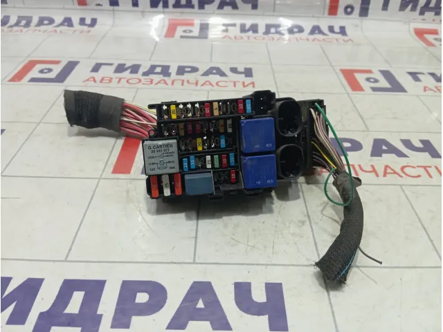 Блок предохранителей Renault Megane 252360003R