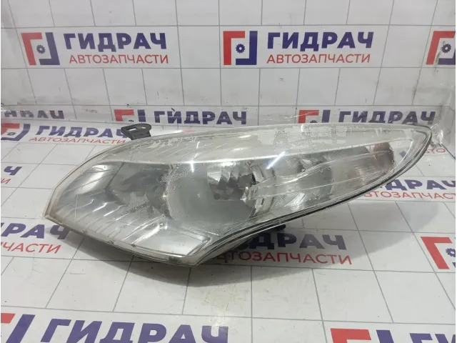 Фара левая Renault Megane 260607449R