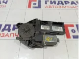 Моторчик стеклоподъемника переднего левого Renault Megane 807310699R