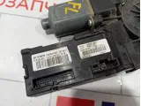 Моторчик стеклоподъемника переднего левого Renault Megane 807310699R